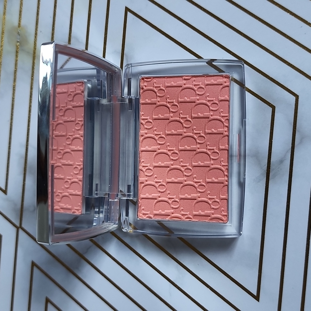 Never use dior blush 004 coral